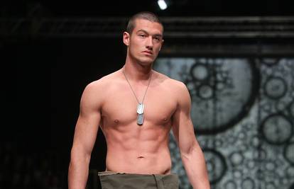 Aleksandar Žarevac kombinira žestoki military stil s kožom