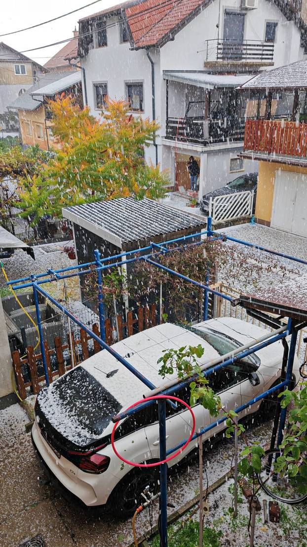 FOTO Ludo vrijeme u Hrvatskoj: Na sjeveru oluja s tučom, jug se kupa, osvanula  je i duga...