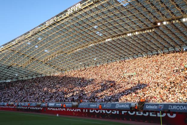 Split: Split: Navijači na Poljudu prate utakmicu Hajduk - Dinamo