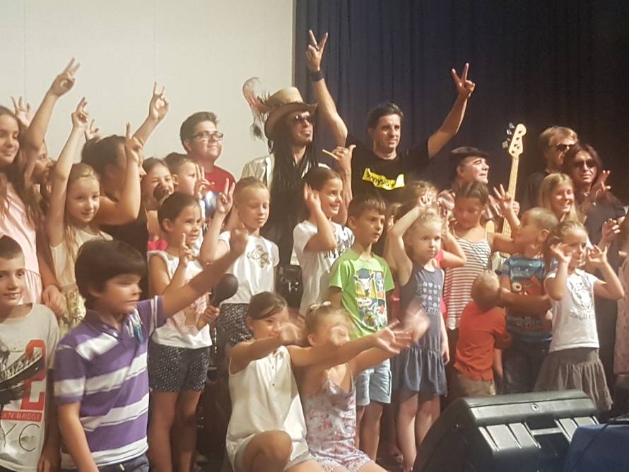 Eric  Sardinas  oduševio klince na radionici bluesa u Trilju