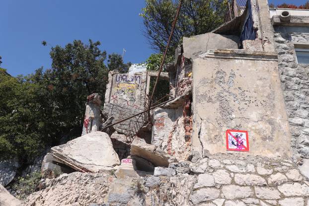 Rijeka: Urušeni balkon napuštenog objekta na Pećinama