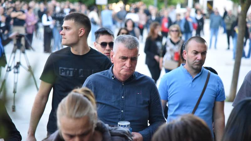 U Drniš stigao i Bulj. Odao je počast ubijenom Luki (19)