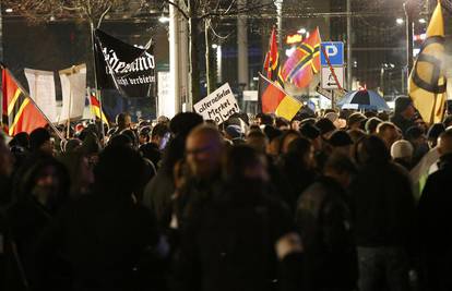 Tisuće protivnika migranata prosvjedovali su u Leipzigu
