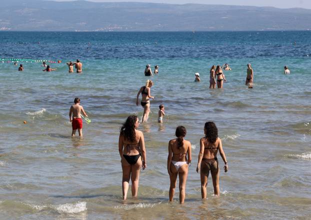 Split: Gužva na najpoznatijoj gradskoj plaži Bačvice