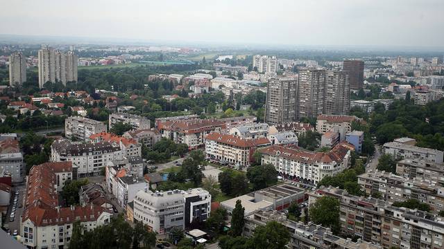 Pogled na Zagreba sa zadnjeg kata nebodera Eurotower