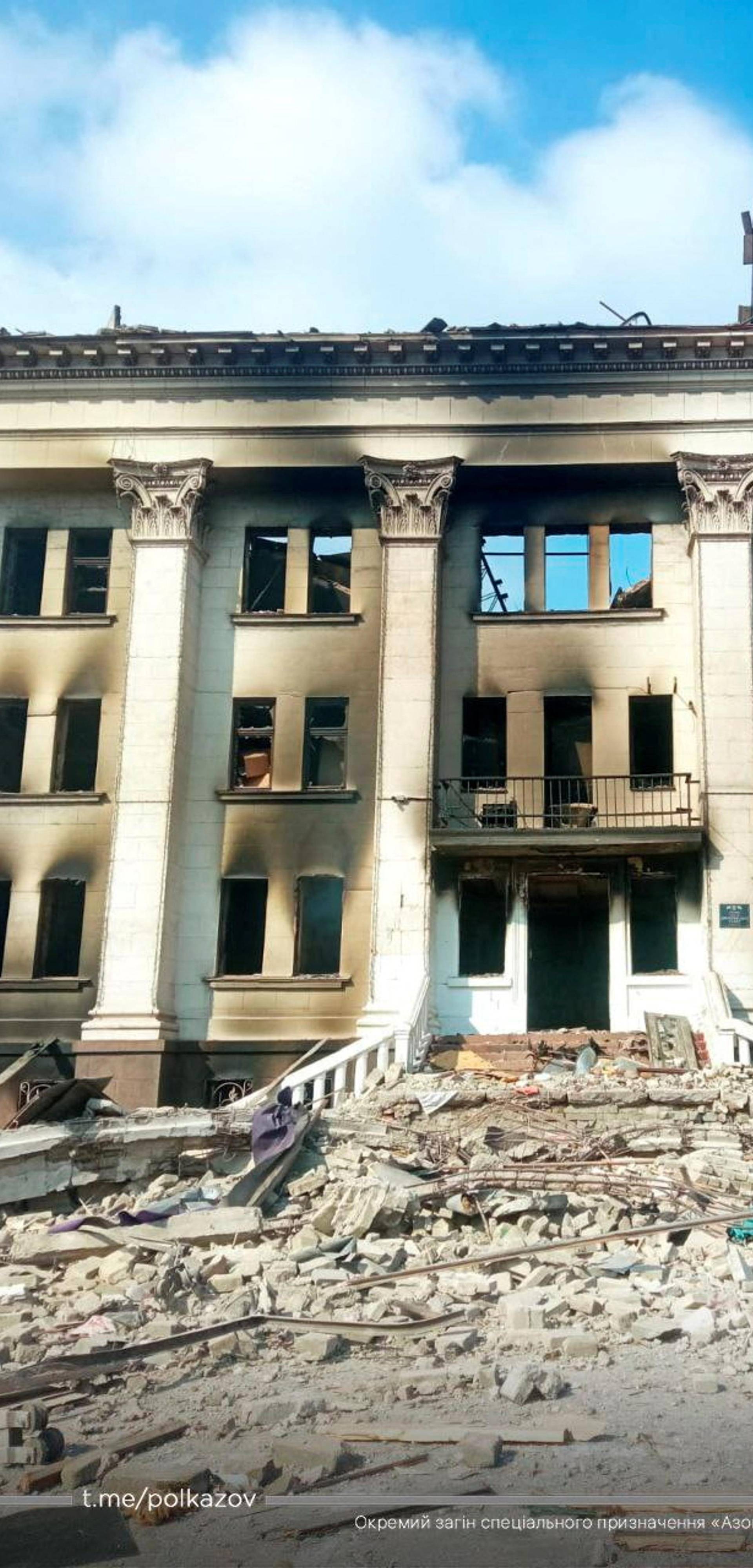 Aftermath of bombing in Mariupol drama theatre