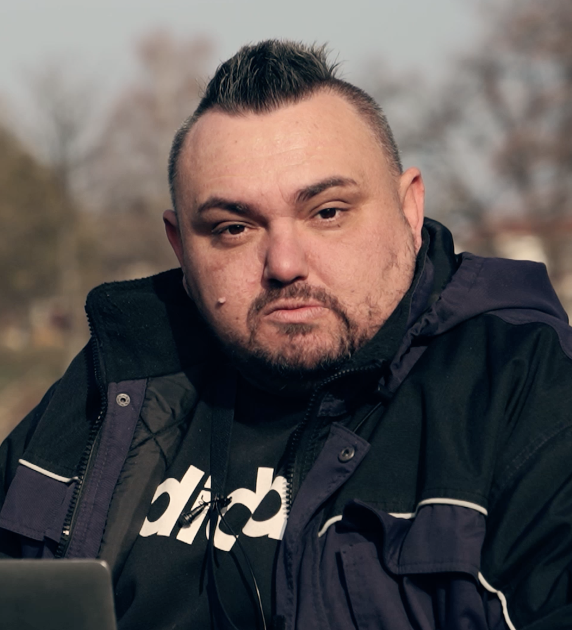 YouTuber Omčo (37) o 'Grumpy farmeru': 'Duša moja, vidi ore njivu nasred grada. Sviđa mi se'