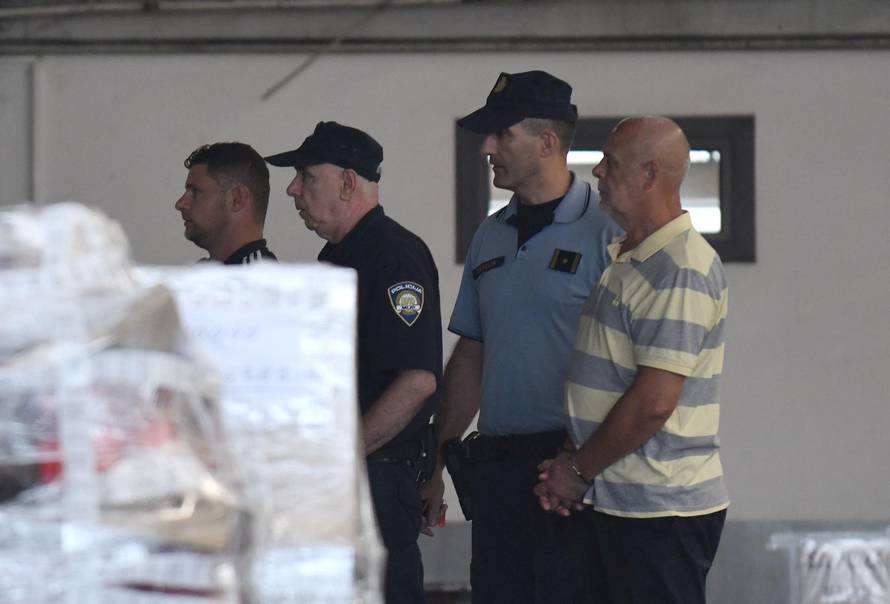 Zagreb: Privođenje  uhićenih u Hrvatskim šumama u akciji USKOK-a