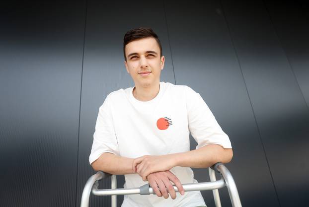 Zagreb: Osamnaestogodišnji Ivan skuplja donacije za liječenje tumora na mozgu