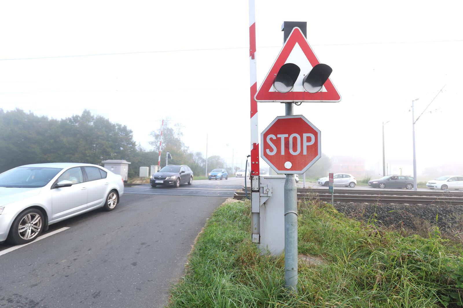 Teretni vlak naletio na osobni automobil na pružnom prijelazu Sesvetski Kraljevec - Dumovec