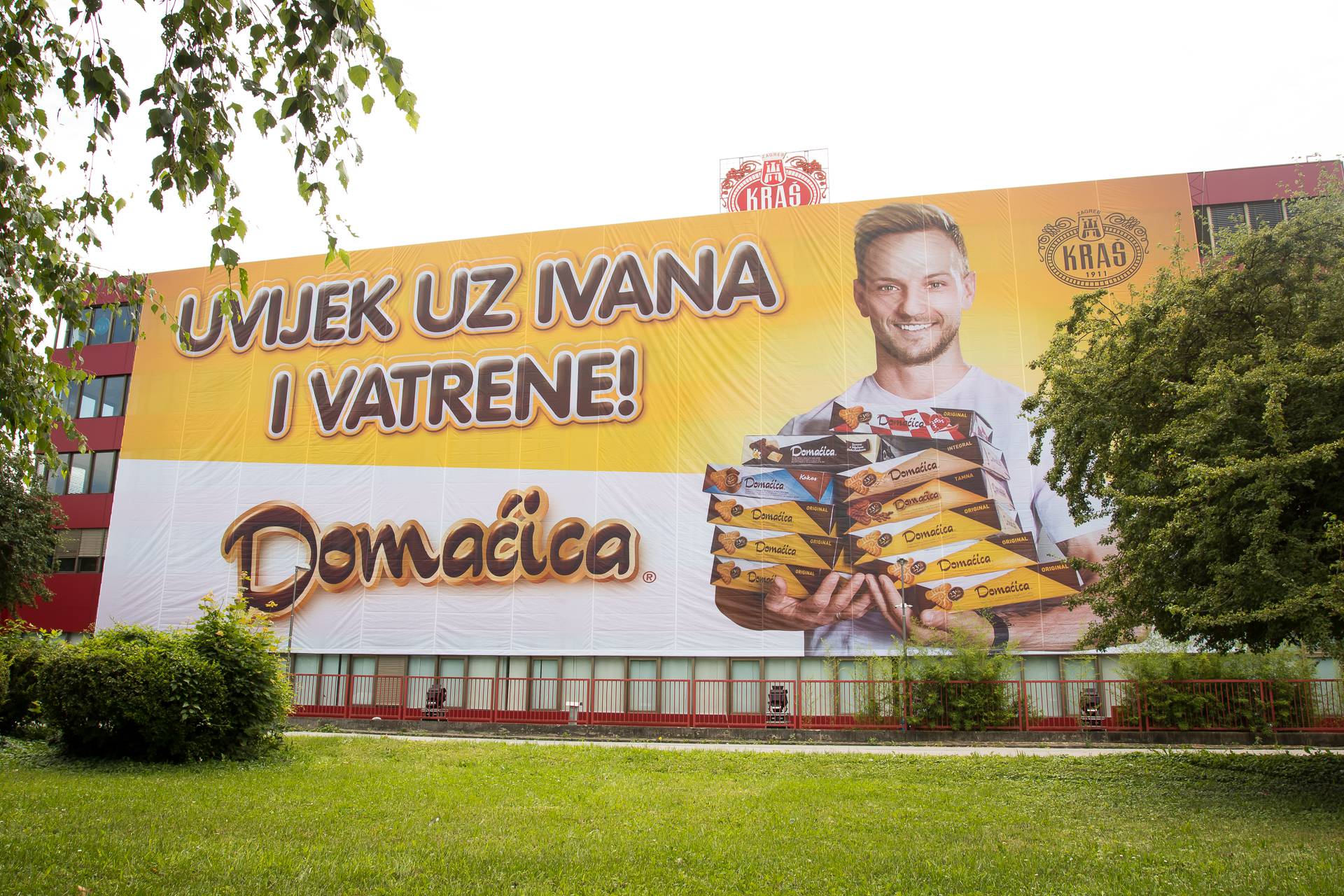 Kraš postavio veliki plakat kao podršku: 'Uz Ivana i Vatrene!'