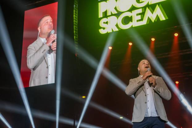Zagreb: U Areni Zagreb održan koncert "Progledaj srcem"