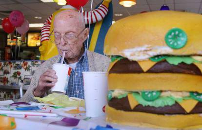Iznenađenje! Slavio 107. rođendan u McDonaldsu 