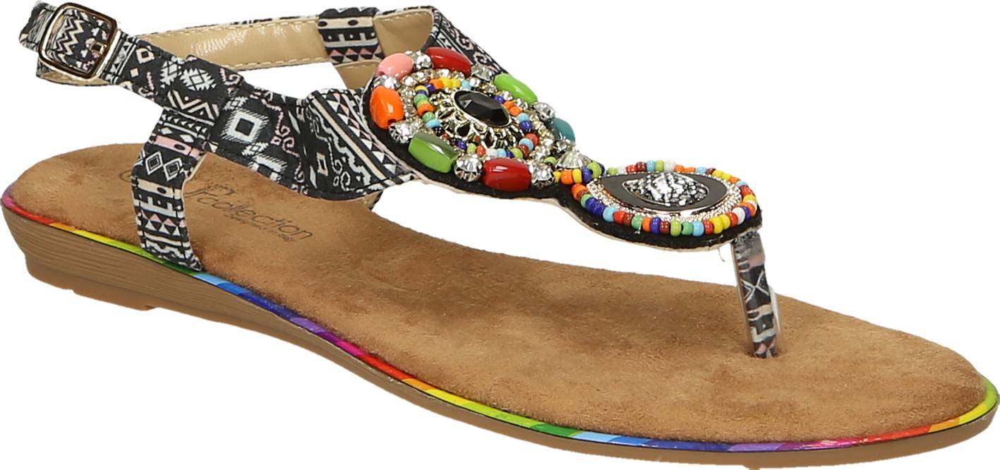 Idealni modni spoj etno motiva i na ljetnim sandalama