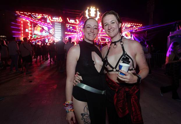 Split: Prvi koji su ušli na Ultru čekaju prve nastupe DJ-a