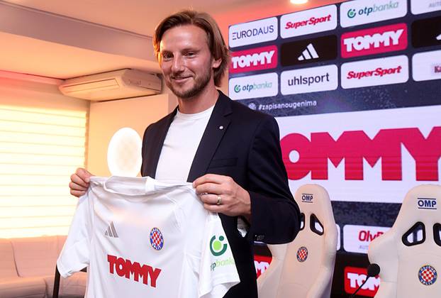 Ivan Rakitić stigao u Split i potpisao ugovor s HNK Hajduk