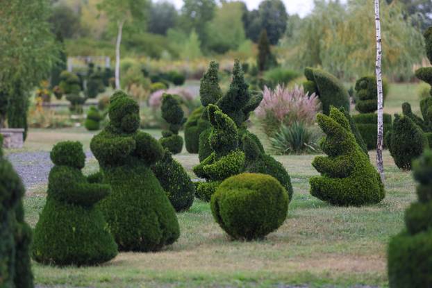 Bajkoviti vrt u srcu Međimurja: Prvi i jedini Topiary park u Hrvatskoj krije se u Sračincu