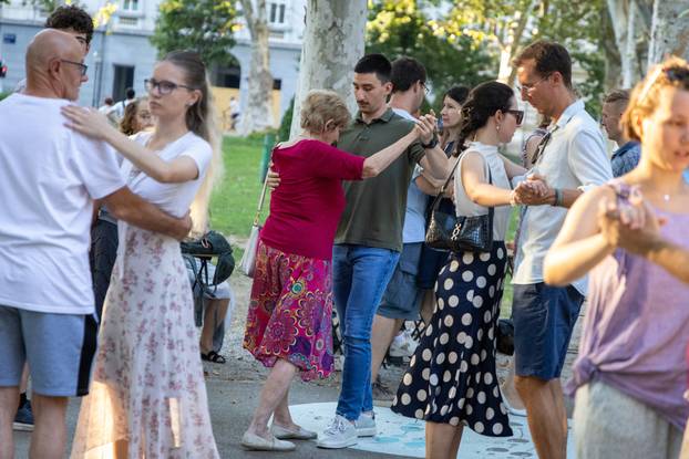 Zagreb: Tango na zrinjevackom plesnjaku