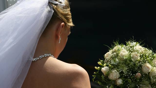 Mladenka zabranila autističnoj sestri dolazak na vjenčanje: Stalno ljubi mog budućeg muža