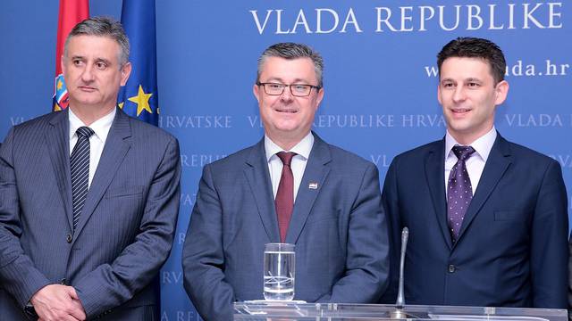 Neuništiva Hrvatska: Jači smo od trulih i lijenih političara :)