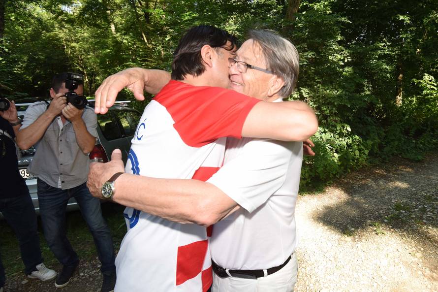 Ovo je kao 98': Dalić kao Ćiro dovodi Vatrene u Bjelovar...