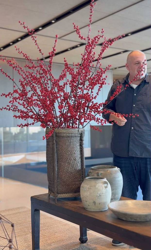 FOTO Šekoranjina blagdanska čarolija: Tihi dekor u izlozima i hotelima je pravi spektakl