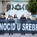 One se ne boje Šešelja i takvih nakaza: Žene u crnom stajale u Beogradu u sjećanju na genocid