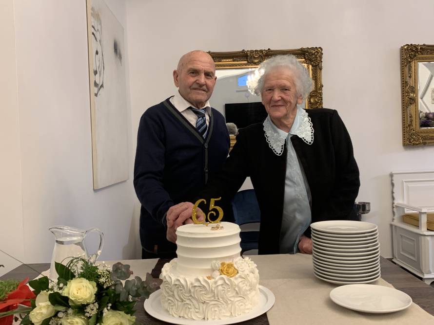 U ljubavi 65 godina: Dosađivao mi je pa sam se udala za njega