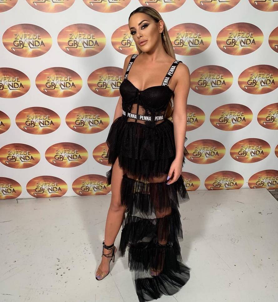 Pravnica Marijana: 'Zarađujem više ako pjevam po kafanama'