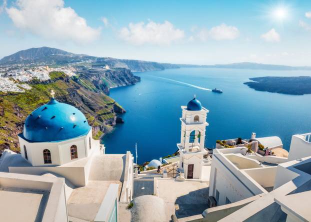 Sunny morning view of Santorini island. Picturesque spring scene