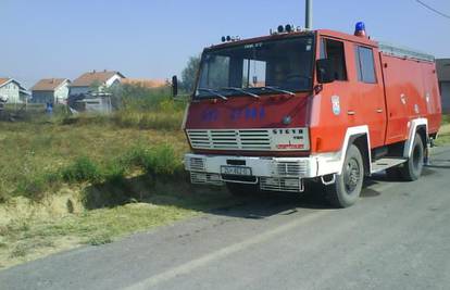 Ugašena dva manja požara pored Siska i kod Šibenika