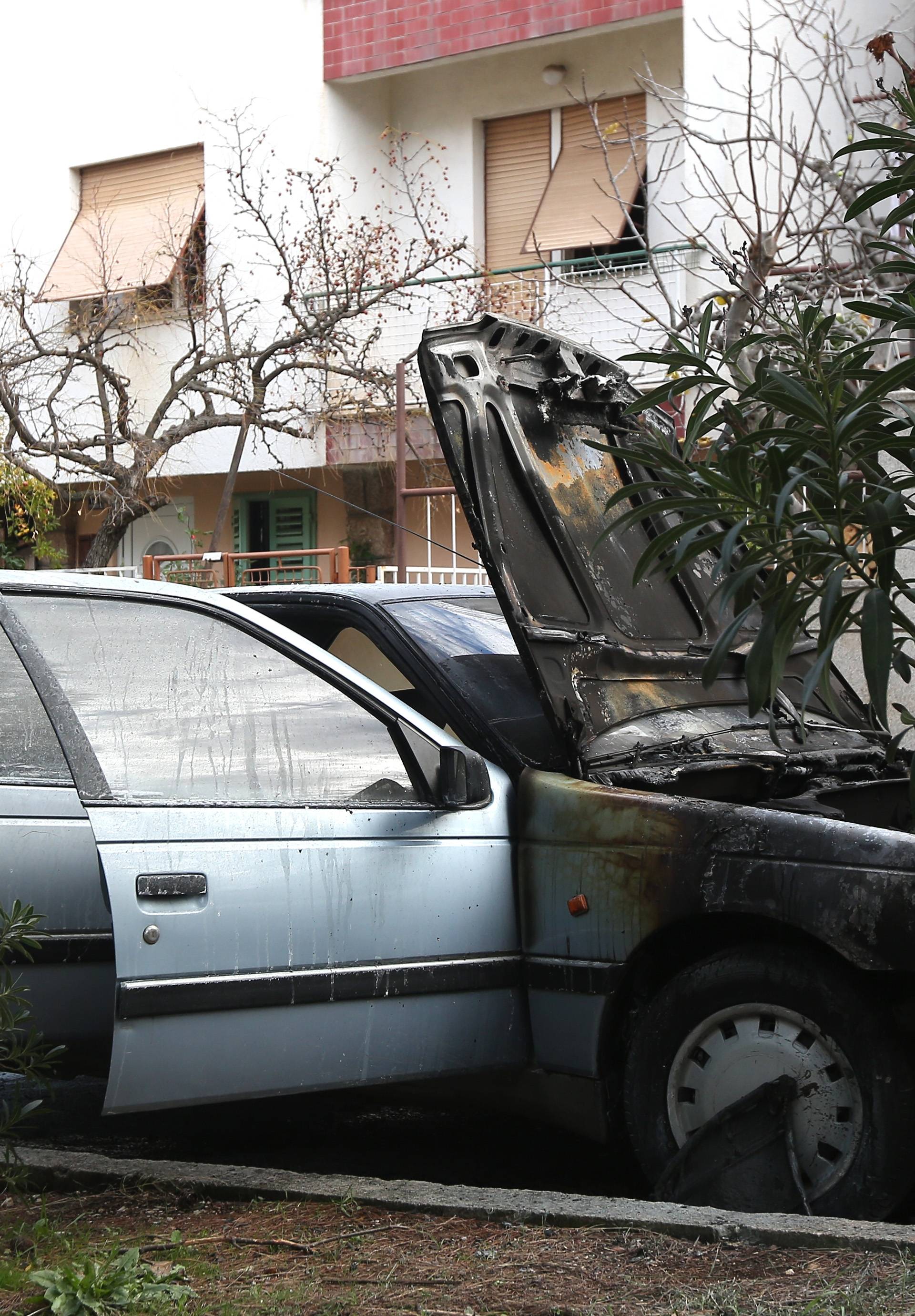 U Šibeniku izgorio auto: Očevid će pokazati što je uzrok požara