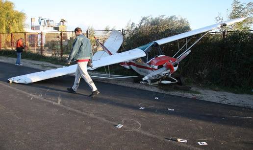 FOTO PAZI, AVION! 19 godina od bizarne nesre&cacute;e kod Sinja. Vozili  cestom kad se avion zabio u njih