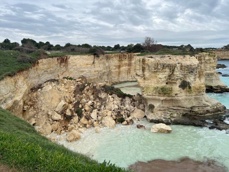 Melendugno (Lecce), The Sant'Andrea Faraglioni Arch Collapses, A Symbol Of Salento, Mwlendugno, Italy - 16 Feb 2026