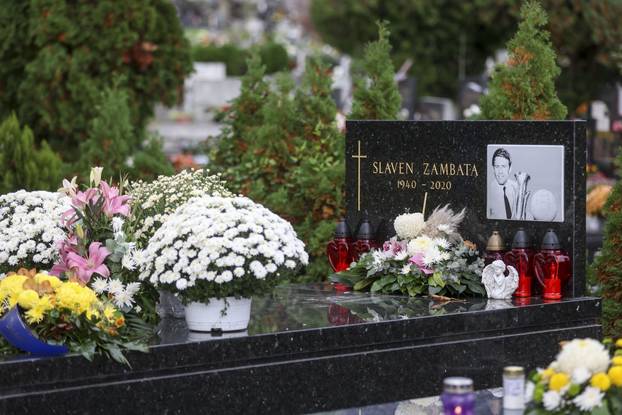 Zagreb: Uprava GNK Dinama odala počast na grobu legende kluba Slavena Zambate