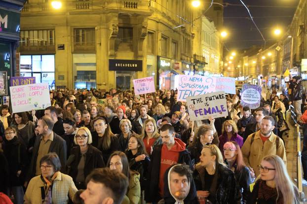 Zagreb: Održan jubilarni 10. Noćni marš za prava žena "Žene – kičma otpora"
