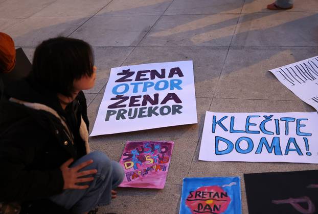 U Šibeniku održan no?ni marš - Feminizam nema granica