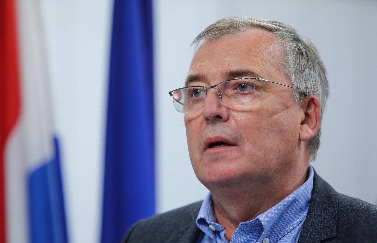 Capak: Uskoro ćemo skratiti izolaciju, oni koji su primili booster ne moraju se izolirati