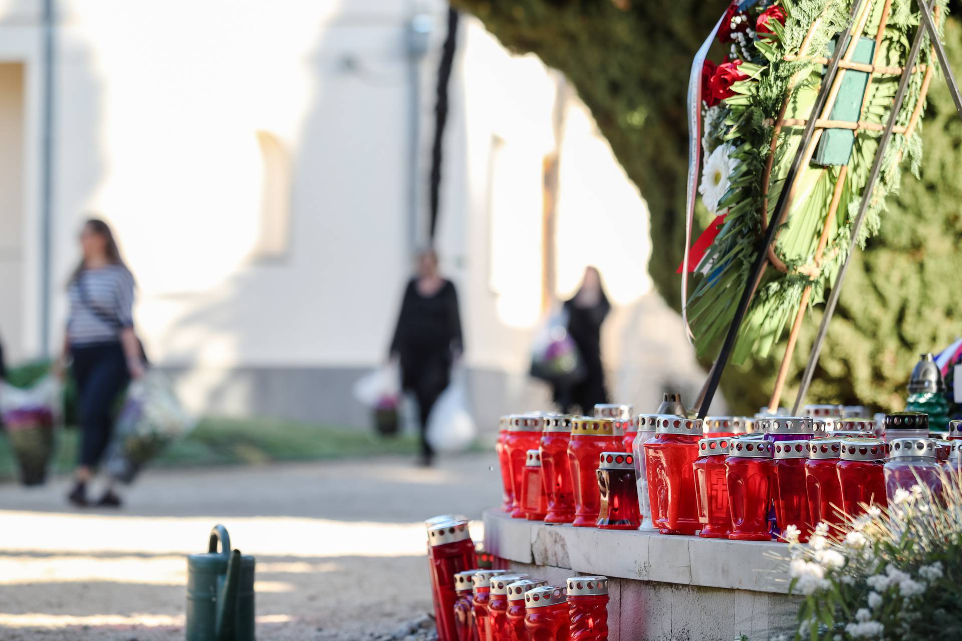 Zadar: Na blagdan Svih svetih građani se prisjetili svojih najmilijih