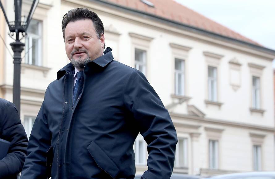 Zagreb: Ministri dolaze na sjednicu Vlade