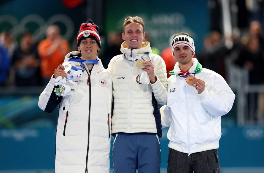 Speed Skating - Men's 5000m Victory Ceremony