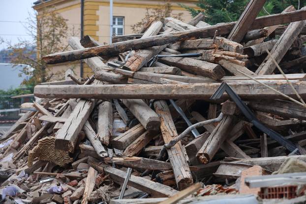 Zagreb: Rušenje stare kuće na raskrižju Selske, Ilice i ulice Sv. Duh u kojoj je nekada bila pekara Sveti Duh