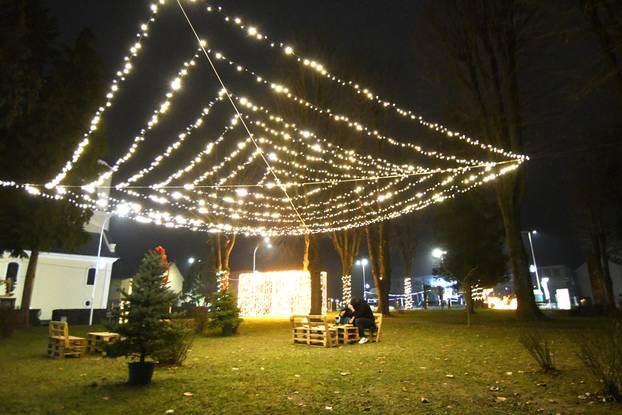Grubišno Polje: Središte grada zabljesnulo u Adventskom ruhu