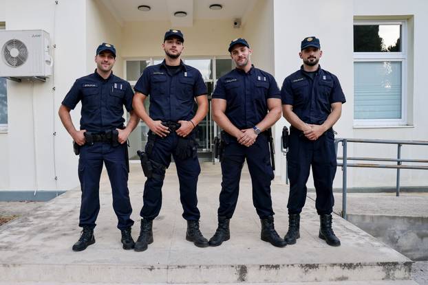 Zadar: Policajci koji su spasili obitelj iz požara