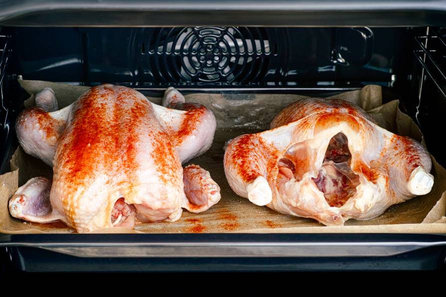 Supertrik za veću obitelj ili ako stignu gosti: Ispecite dva pileta