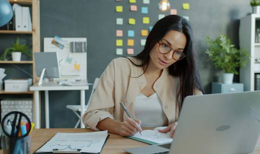 Kako studirati ekonomiju online i bez dr&zcaron;avne mature?