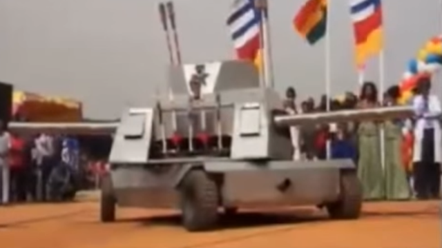 Tenk i helikopter iz Gane nešto su najluđe što ćete ikad vidjeti