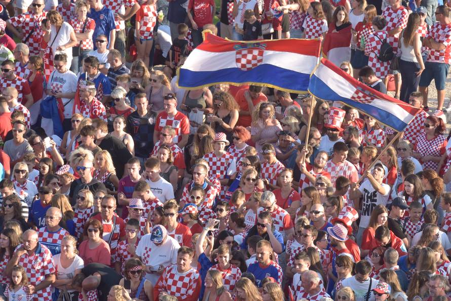 Prisjetite se čudesnog dočeka uz mali 'milijun' fotki i videa