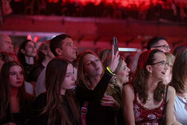 Zadar: Koncert Parnog Valjka u Arsenalu povodom Valentinova