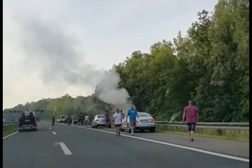 Izletjeli s autoceste